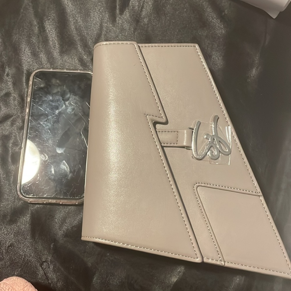 Shane Justin - Picture 5 of 5